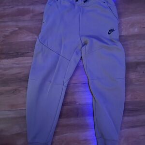 Nike men tan Joggers
